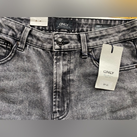 🆕NWT ONLY Emily High Waisted Black Acid Jeans with Raw Hem in Size 29 - Picture 3 of 14